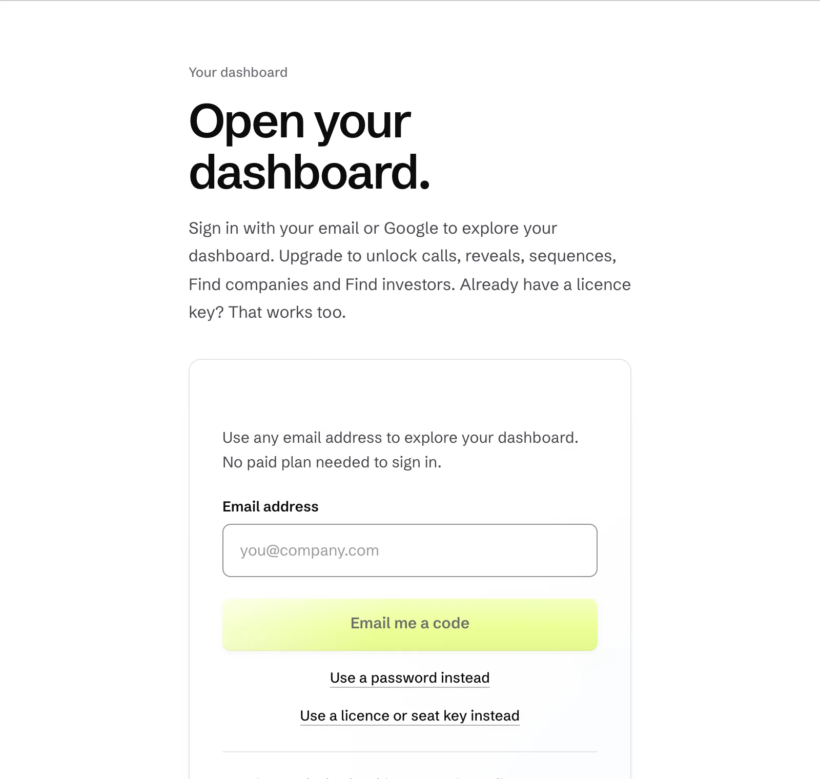 The PitchWhip log-in page: sign in with your email or your licence key